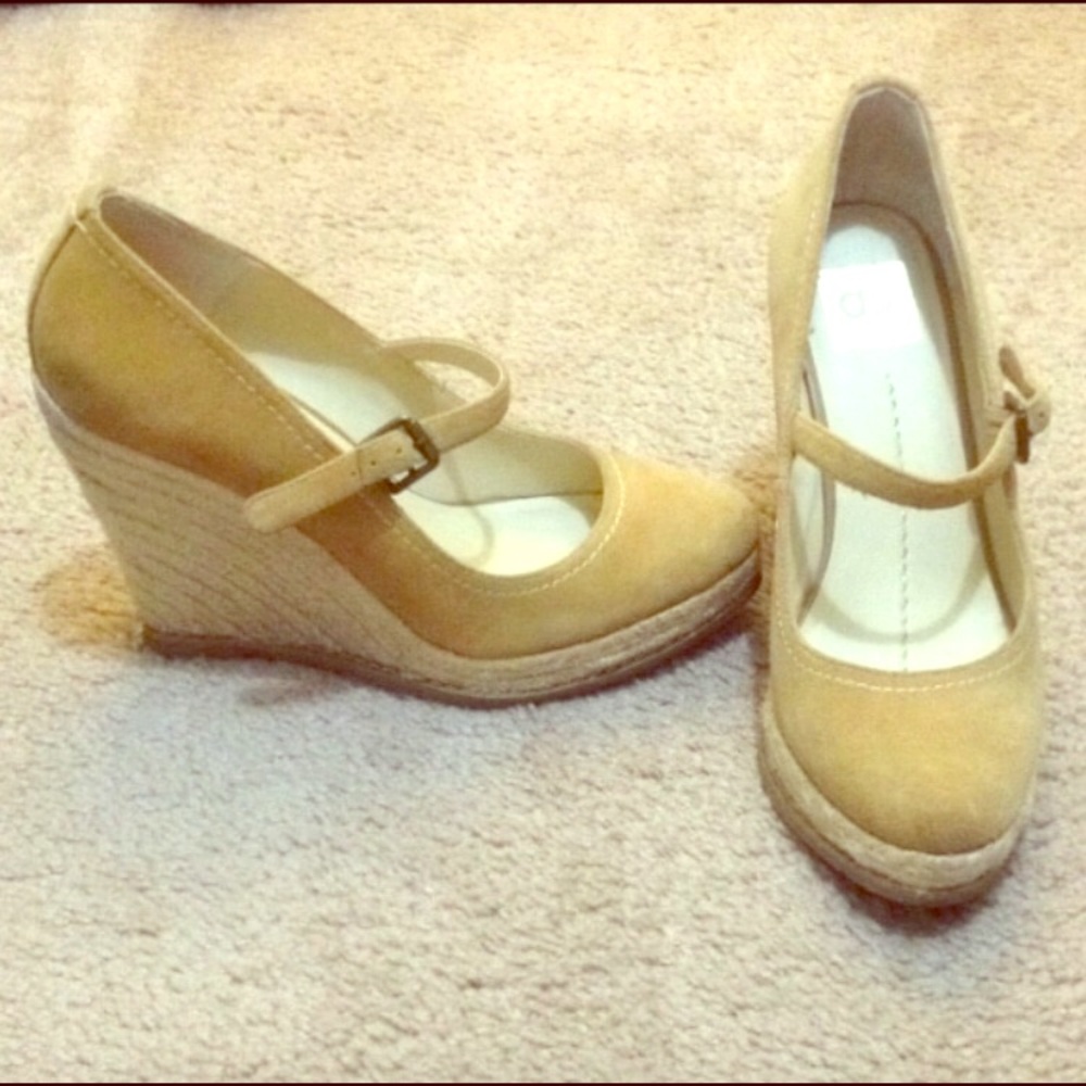 Dolce vida jane tan suede wedge shoes